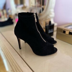 Karen Mullen Zip up booties